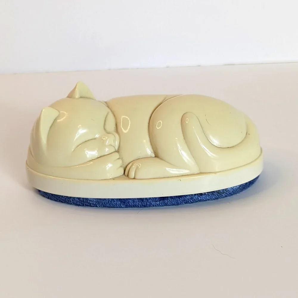 Vintage Cat Lint‎ Remover Reusable Sleeping Kitty Animal Clothing Upholstery